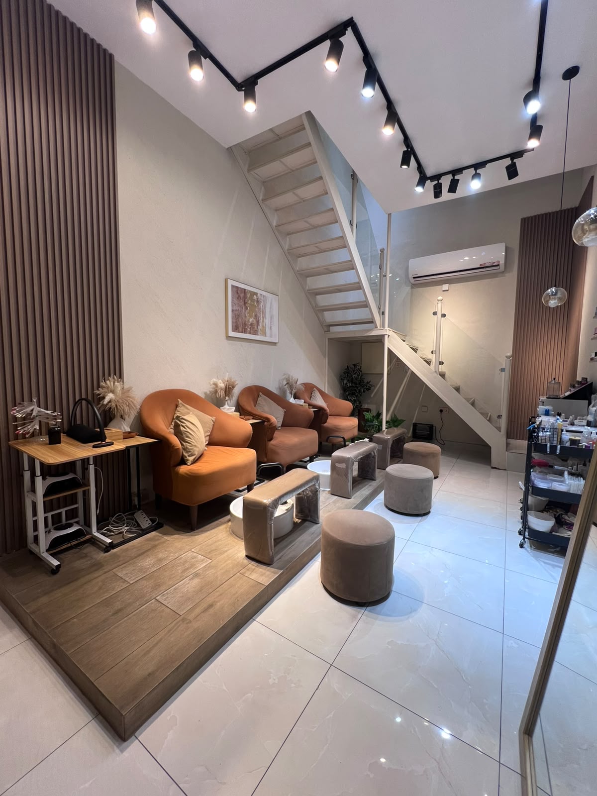 ✨ For Sale – Nail Salon Located in Isa Town ✨